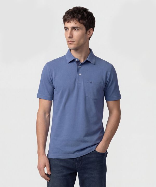 Polo Unicolor, Cuello Duro Con Bolsillo Y Silueta Regular Fit