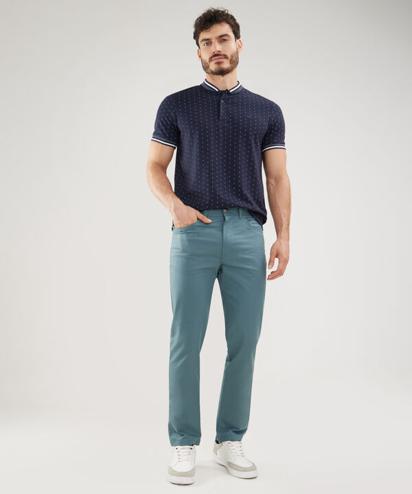 Pantalón 5 Bolsillos Unicolor Con Silueta Slim Fit, Cítrico Marinero image number null