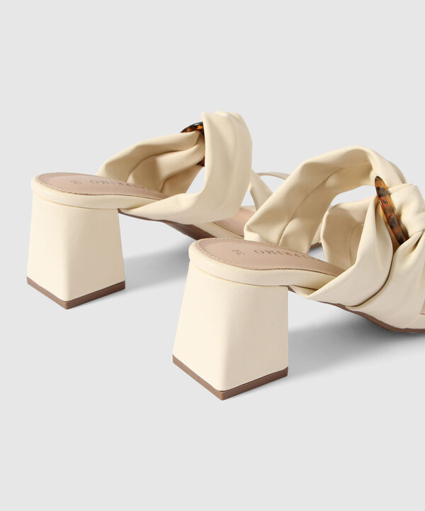 Sandalias Elegantes de Tacón Medio